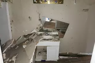 7662 NW County Rd 1300, Barry, TX 75102 - Photo 18