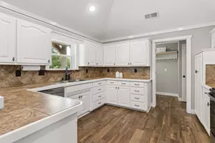 9898 Vail Eton Dr, Pilot Point, TX 76258 - Photo 12