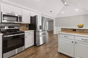 9898 Vail Eton Dr, Pilot Point, TX 76258 - Photo 10