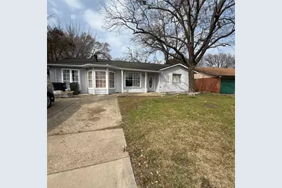 1713 Willow Street, Grand Prairie, TX 75050 - Photo 2