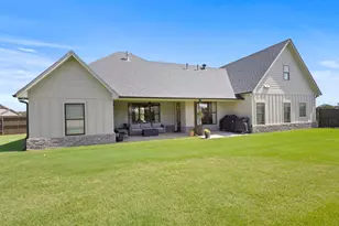 1611 N Mason St, Bowie, TX 76230 - Photo 34