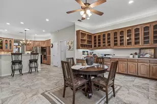 325 Thornhill Cir, Double Oak, TX 75077 - Photo 10