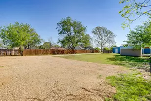 303 Gandy St, Lipan, TX 76462 - Photo 32