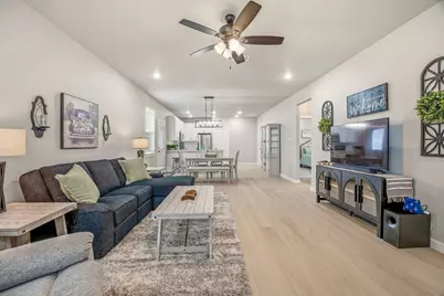 3829 Lands End Court, Granbury, TX 76048 - Photo 4