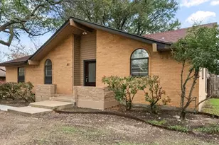 811 Green Pastures Dr, Cedar Hill, TX 75104 - Photo 6