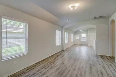 1600 Oriole Drive, Ennis, TX 75119 - Photo 12