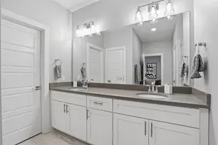 2804 Addison Park Ln, Fort Worth, TX 76110 - Photo 24