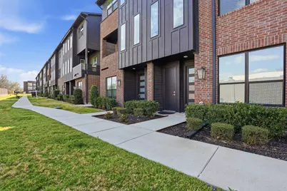 2804 Addison Park Lane, Fort Worth, TX 76110 - Photo 2