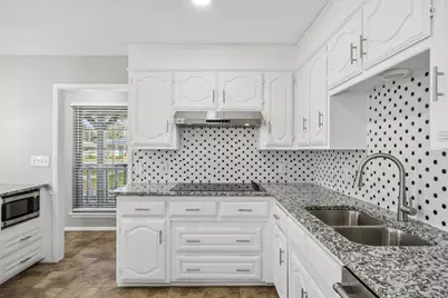 904 Bert Drive, Arlington, TX 76012 - Photo 10