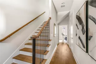 381 E Greenbriar Ln, Dallas, TX 75203 - Photo 4