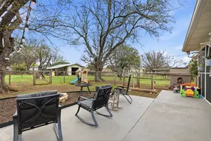 1218 Warden St, Benbrook, TX 76126 - Photo 36