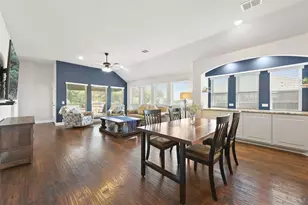 501 Oakcrest Dr, Justin, TX 76247 - Photo 10