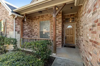 565 Griffith Drive, Saginaw, TX 76179 - Photo 4