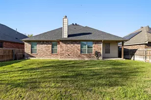 565 Griffith Dr, Saginaw, TX 76179 - Photo 22