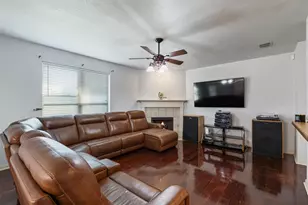 565 Griffith Dr, Saginaw, TX 76179 - Photo 12