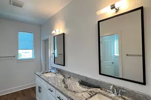 13325 Bee St, Farmers Branch, TX 75234 - Photo 10