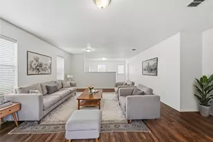 327 Deer Run Dr, Sanger, TX 76266 - Photo 2