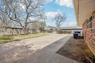 1015 Rocky Canyon Rd, Arlington, TX 76012 - Photo 36