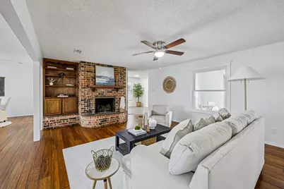 1015 Rocky Canyon Road, Arlington, TX 76012 - Photo 2