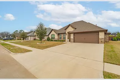 3024 Reed Court, Granbury, TX 76048 - Photo 4