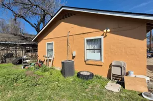 4131 Babcock Dr, Dallas, TX 75212 - Photo 4