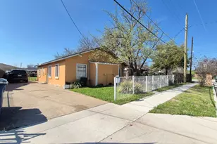 4131 Babcock Dr, Dallas, TX 75212 - Photo 2