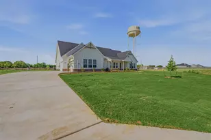 12213 Crystal Dr, Krum, TX 76249 - Photo 2