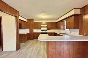 605 Tool Dr, Tool, TX 75143 - Photo 10