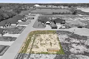 400 Lora Sue Ct, Italy, TX 76651 - Photo 1