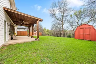 4008 Falcon Ridge Dr, Haltom City, TX 76137 - Photo 2