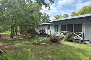 345 Salisbury St, Jacksboro, TX 76458 - Photo 2