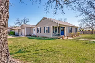 412 N 10th St, Sanger, TX 76266 - Photo 1