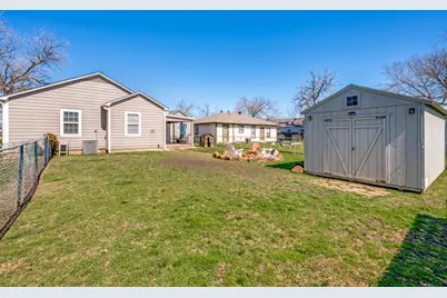 412 N 10th Street, Sanger, TX 76266 - Photo 20