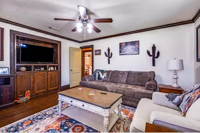 412 N 10th Street, Sanger, TX 76266 - Photo 4