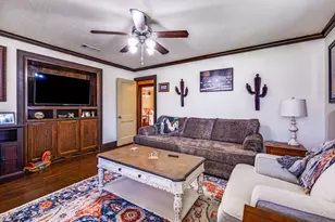 412 N 10th St, Sanger, TX 76266 - Photo 4