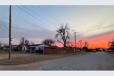 411 N River Street, Seymour, TX 76380 - Photo 24