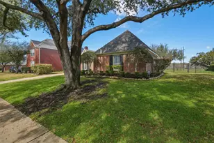 3105 Westwood Dr, Arlington, TX 76012 - Photo 2