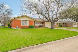 1206 Usher St, Benbrook, TX 76126 - Photo 2