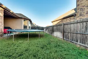 629 Hummingbird Dr, Little Elm, TX 75068 - Photo 14