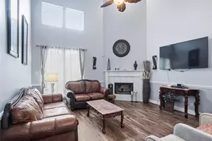 1812 Haley Cir, Carrollton, TX 75006 - Photo 2