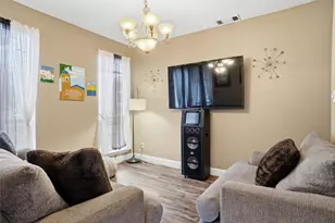 1812 Haley Cir, Carrollton, TX 75006 - Photo 6