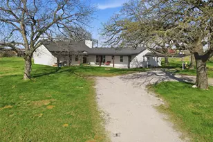 379 Private Road, Boyd, TX 76023 - Photo 2