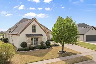 1213 Prestwick Ct, Granbury, TX 76048 - Photo 2