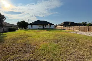 2813 Catfish Ct, Granbury, TX 76048 - Photo 8