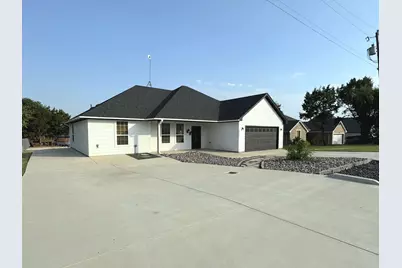2813 Catfish Court, Granbury, TX 76048 - Photo 2