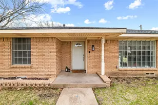 422 Brookview Dr, DeSoto, TX 75115 - Photo 2