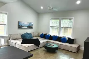 807 N Van Buren Ave, Dallas, TX 75208 - Photo 10