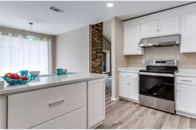 9547 Highland View Drive, Dallas, TX 75238 - Photo 2