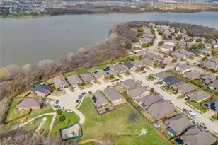 1913 Lake Wood Trl, Little Elm, TX 75068 - Photo 18