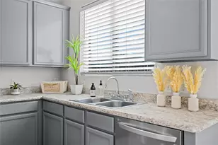 1110 Greywood Dr, Van Alstyne, TX 75495 - Photo 10